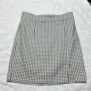 Checkered mini skirt with slit